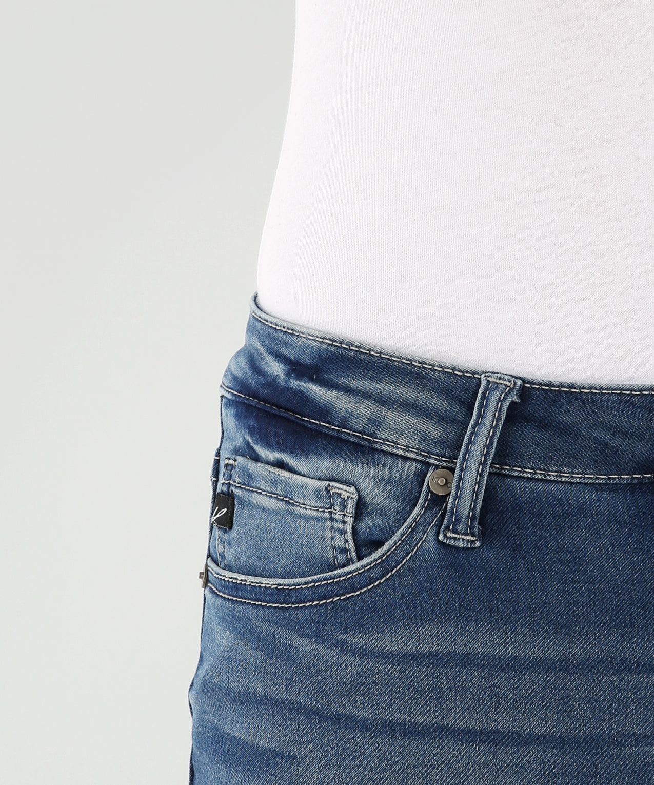 KanCan Bermuda Shorts Mid Rise Hem Detail